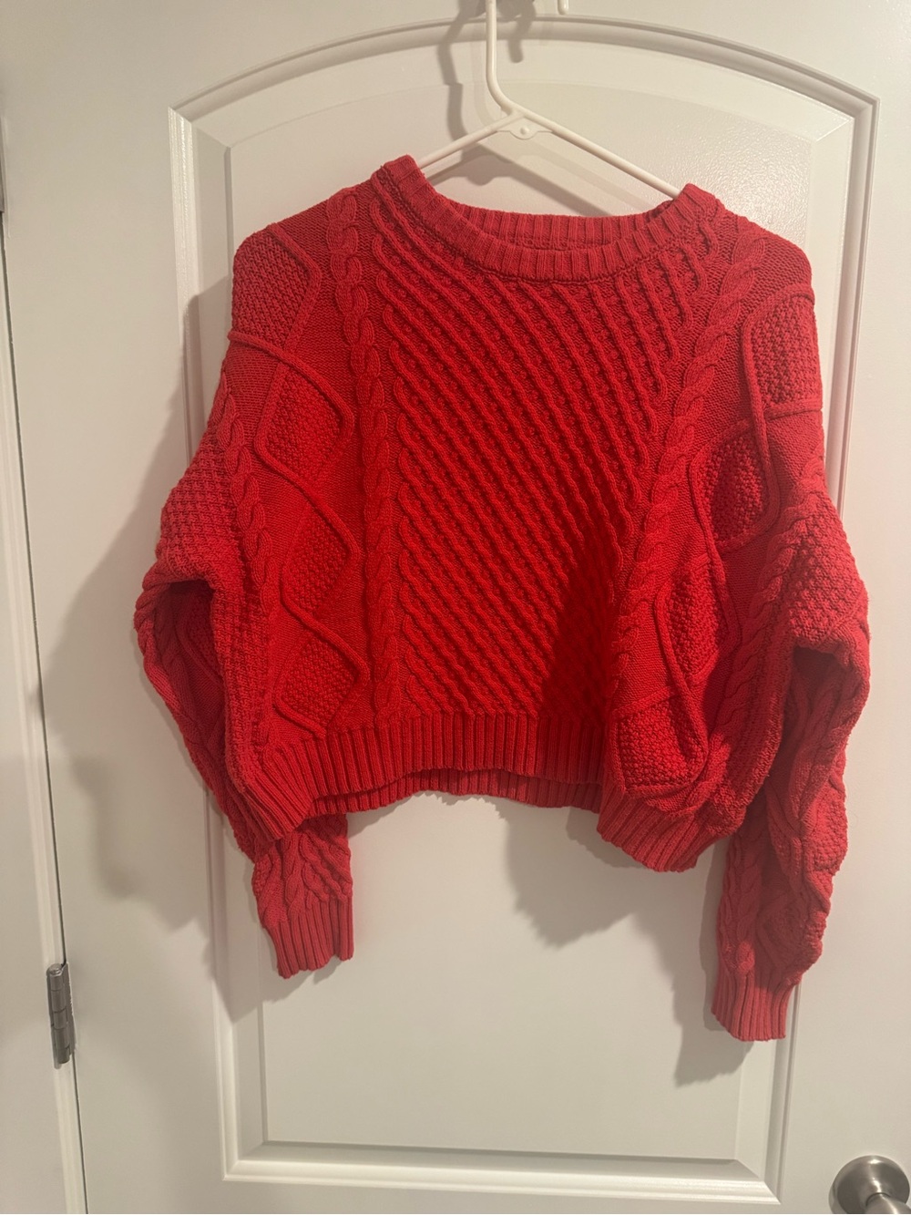 Cable Knit Crewneck cropped Sweater in Red